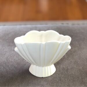 Vintage Bauer small mid century art deco White Ceramic Scalloped vase
